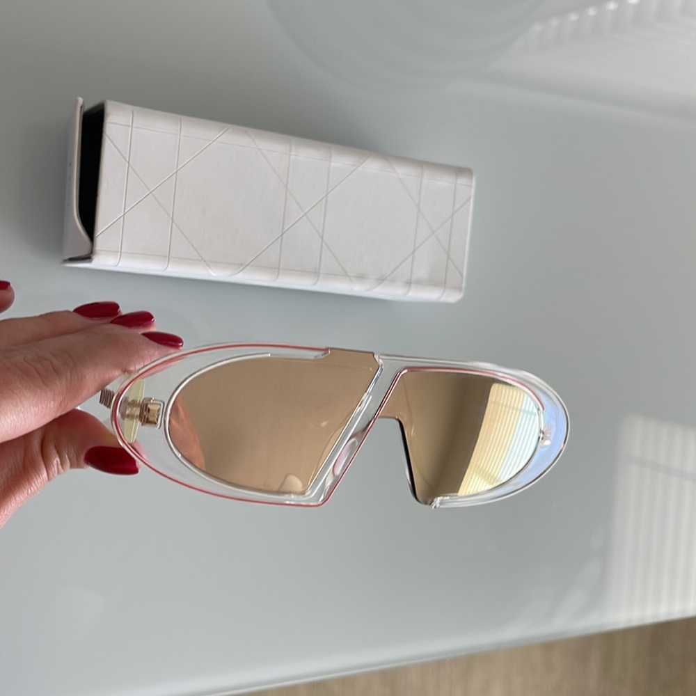 ❌❌ DIOR OBLIQUE SHIELD SUNGLASSES - Picture 4 of 7